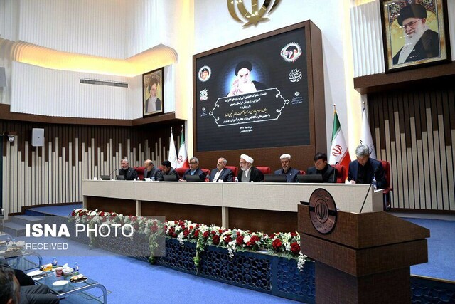 شخصیت کاریزمایی امام باید در قشر معلم هم وجود داشته باشد
