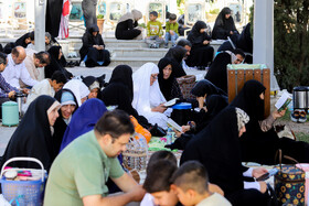 مراسم دعای عرفه در گلستان شهدا - اصفهان