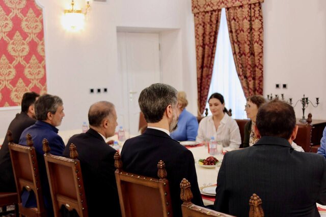 سفیر ایران خبر داد : سفر «پوتین» به تهران در آینده نزدیک /سرمایه گذاری ۸ میلیارد دلاری روسیه در میادین گازی ایران 