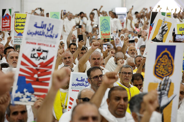 مراسم «برائت از مشرکین» زائران ایرانی در عربستان برگزار شد مراسم «برائت از مشرکین» زائران ایرانی در عربستان برگزار شد