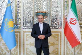 سید عباس عراقچی، وزیر امور خارجه ایران پیش از دیدار با وزیر امور خارجه قزاقستان 