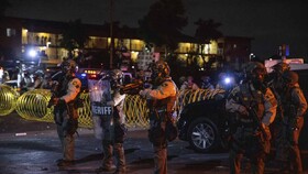 سندرز: آمریکا به سمت دیکتاتوری پیش می‌رود