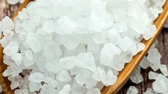چرا نباید نمک دریا مصرف کنیم؟