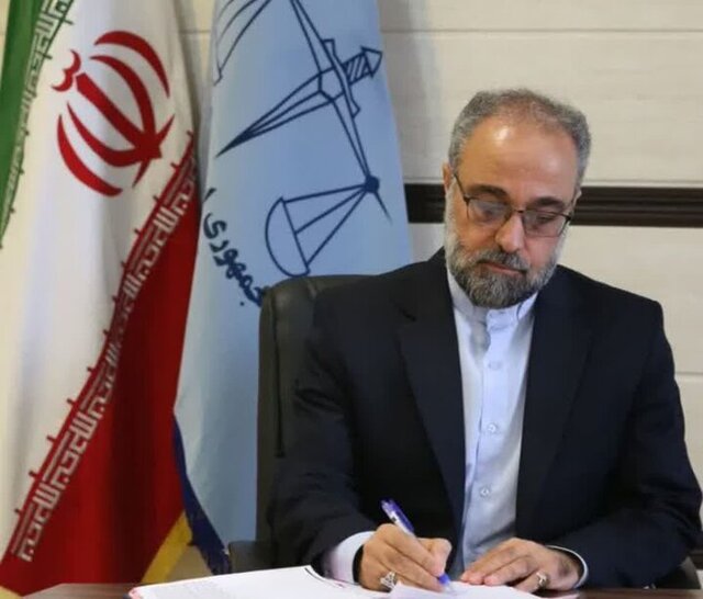 با اخذ وجوه غیرقانونی در مدارس برخورد می‌شود