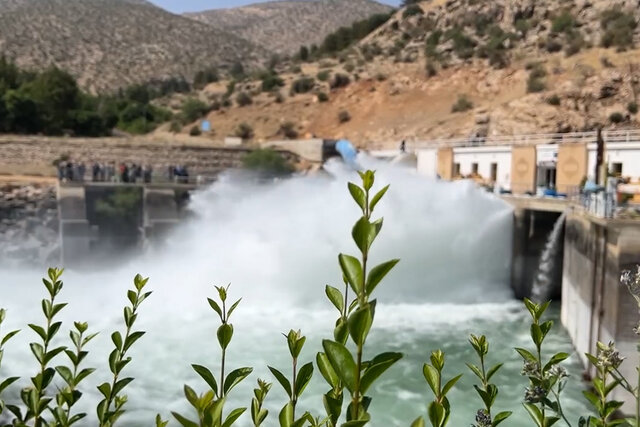 ویدیو/ رهاسازی ۴۰ میلیون مترمکعب حقابه تالاب بختگان ویدیو/ رهاسازی ۴۰ میلیون مترمکعب حقابه تالاب بختگان