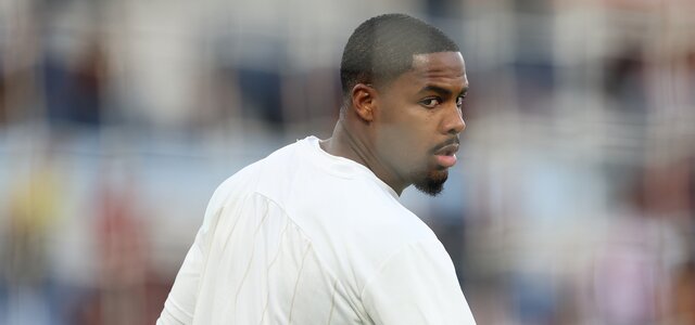 گلر فرانسوی درون دروازه آبیهای لندن گلر فرانسوی درون دروازه آبیهای لندن