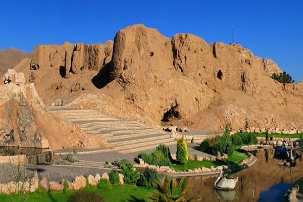 پیگیر ساماندهی و احیاء قلعه‌دختر کرمان هستیم