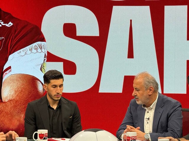 بازیکن دوم از سمت راست سهیل صحرایی با پرسپولیس تمدید کرد