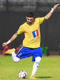 یک مدافع به فولاد پیوست