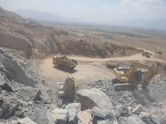 حادثه شازند، نمکی بر زخمهای کهنه صنعت معدنکاری ایران/کارگر چهارم، همچنان مفقود