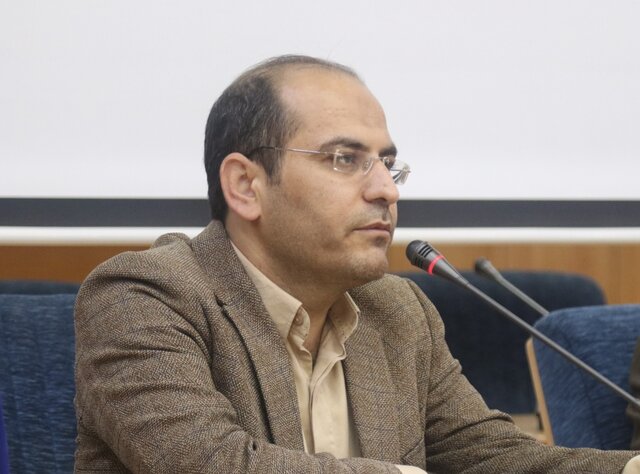 ‌ تمرکز بر تبدیل پایان‌نامه‌های علوم انسانی به خدمات و محصولات کاربردی