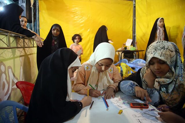 برپایی نمایشگاه عید غدیر خم در حرم بانوی کرامت+ تصاویر