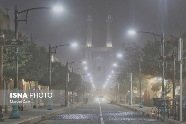 طوفان در یزد ادامه دارد/هواشناسی هشدار داد