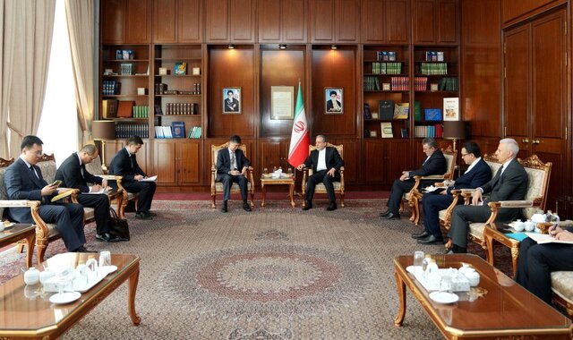 رایزنی سفیر چین با عراقچی در مورد سفر آینده پزشکیان به پکن