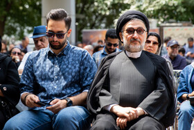 سید محمدعلی ابطحی، رئیس مؤسسه بین‌المللی گفتگوی ادیان در مراسم تشییع پیکر بیژن اشتری