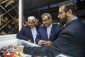 غلامحسین مظفری، استاندار خراسان رضوی در بازدید استاندار خراسان رضوی از بازار رضا مشهد