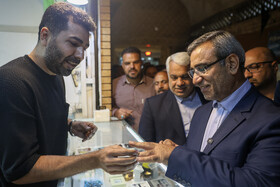 غلامحسین مظفری، استاندار خراسان رضوی در بازدید استاندار خراسان رضوی از بازار رضا مشهد
