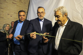 رونمایی از پته «ایراندخت» متعلق به دوران زندیه با حضور مرتضی نیکرو،مدیرکل میراث فرهنگی، صنایع دستی و گردشگری استان ،محسن تویسرکانی،شهردارو مهاجری صاحب پته ایراندخت در حاشیه مراسم تولید زنده پته