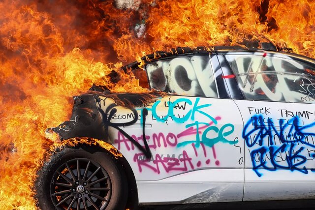 بحران در لسآنجلس؛ استقرار تفنگداران، شکایت کالیفرنیا و مقاومت فرماندار در برابر ترامپ