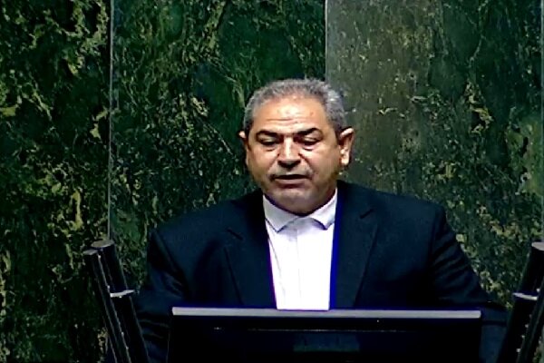 رحیمی: موانع پیش‌روی سرمایه‌گذاری در مسیر تولید برطرف شود