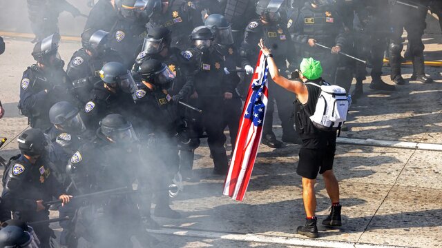 ترامپ: اگر نیرو اعزام نمیکردم، لسآنجلس دوباره میسوخت ترامپ: اگر نیرو اعزام نمیکردم، لسآنجلس دوباره میسوخت