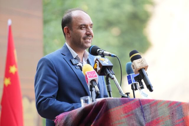 پایان رویداد بین‌المللی چوب در کرمانشاه / هنرمندان ایرانی و چینی ۱۶ اثر خلق کردند
