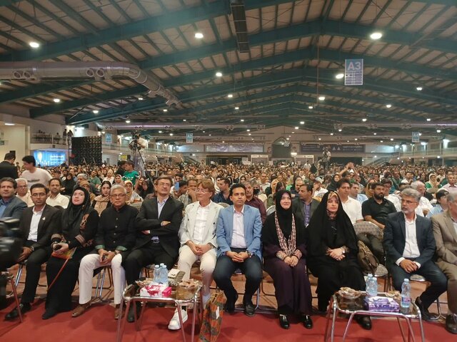 مراسم جشن روز جهانی صنایع دستی در یزد برگزار شد مراسم جشن روز جهانی صنایع دستی در یزد برگزار شد