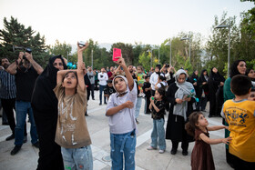 اهتزاز بزرگترین پرچم علوی