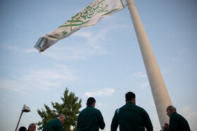 اهتزاز بزرگترین پرچم علوی