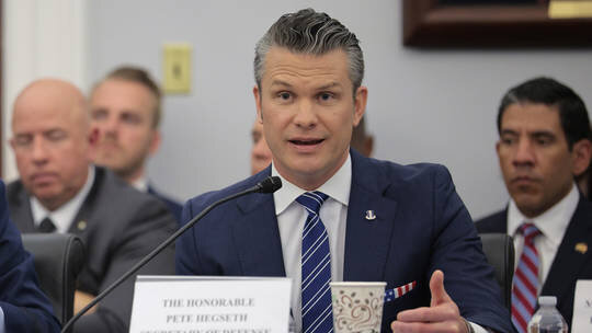 هگست: ترامپ به روند مسالمتآمیز با ایران متعهد است هگست: ترامپ به روند مسالمتآمیز با ایران متعهد است