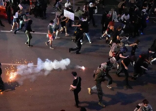 اعتراضات در شهرهای تگزاس و تهدید فرماندار آن به استقرار گارد ملی