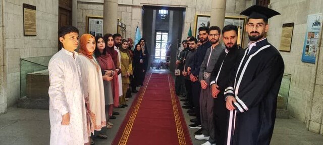 ادای احترام میهمانان کنفوبیشین گردشگری سلامت به حکیم هزارهها