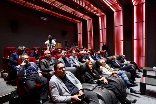 نشان درجه یک هنری برای خالق «یک بار برای همیشه»