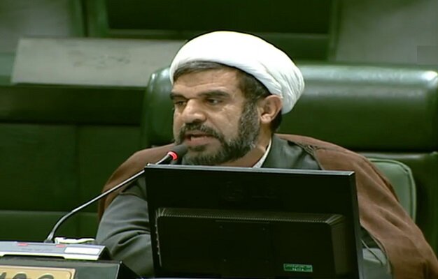 یک نماینده مجلس: وضعیت امروز اقتصاد بیشتر از اینکه به خاطر جنگ باشد، از سوءمدیریت است
