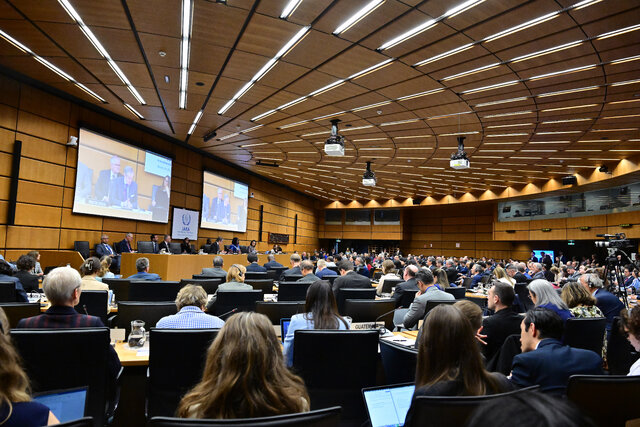 لوموند: حمله آمریکا، ایران را به سمت بازدارندگی هستهای میبرد