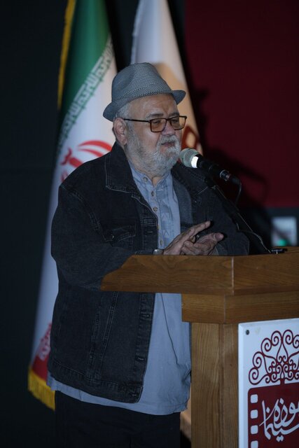 گردهمایی سینماگران برای یک «معلم تمام عیار»/ از طنازی‌های اکبر عبدی تا پیام علی نصیریان