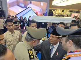 دیدار فرمانده نیروی زمینی ارتش با رئیس جمهور و مقامات دفاعی اندونزی