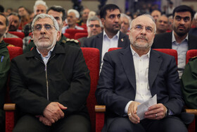 محمدباقر قالیباف، رئیس مجلس شورای اسلامی و سردار اسماعیل قاآنی، فرمانده نیروی قدس سپاه پاسداران در یادواره شهدای مهندسی رزمی و تخریب - مشهد