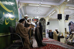 آیین عمامه گذاری طلاب حوزه علمیه اصفهان توسط آیت‌الله طباطبایی‌نژاد، امام جمعه اصفهان
