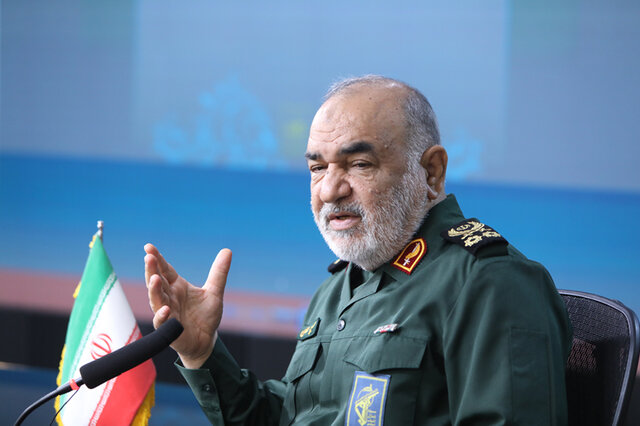شهادت فرماندهان و دانشمندان؛ پرچم بر زمین نخواهد ماند