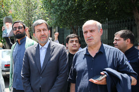 حضور مهدی تاج، رئيس فدراسیون فوتبال جمهوری اسلامی ایران و مهدی جمالی‌نژاد، استاندار اصفهان در تجمع مردمی علیه تهاجم رژیم صهیونیستی به ایران - اصفهان