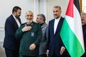 شهید سردار سرلشگر سلامی فرمانده سپاه پاسداران انقلاب اسلامی و حسین امیر عبداللهیان