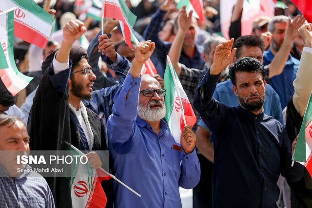 عکس تزئینی است راهپیمایی «انتقام ملی» بعد از اقامه نماز جمعه در زنجان برگزار میشود