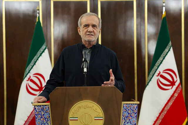 ویدیو/ پیام رئیسجمهور در پی حملات رژیم صهیونیستی به نقاطی از کشورمان ویدیو/ پیام رئیسجمهور در پی حملات رژیم صهیونیستی به نقاطی از کشورمان