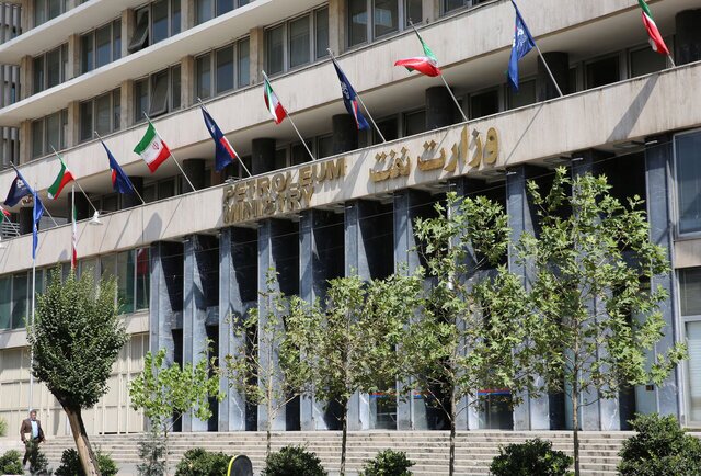 از انتشار اخبار تأییدنشده درباره تأسیسات نفتی خودداری کنید از انتشار اخبار تأییدنشده درباره تأسیسات نفتی خودداری کنید