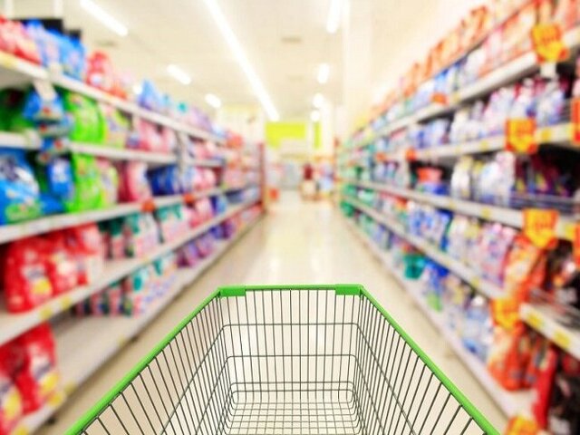 فروشگاه‌ها از افزایش قیمت و احتکار جداً خودداری کنند
