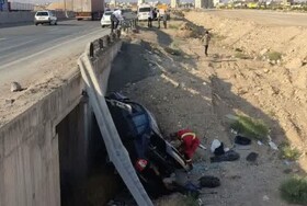 سقوط خودرو به کانال آب در جاده تهران - سمنان