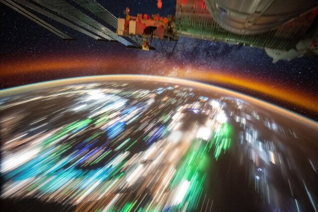 درخشش زمین از منظر ایستگاه فضایی بینالمللی درخشش زمین از منظر ایستگاه فضایی بینالمللی