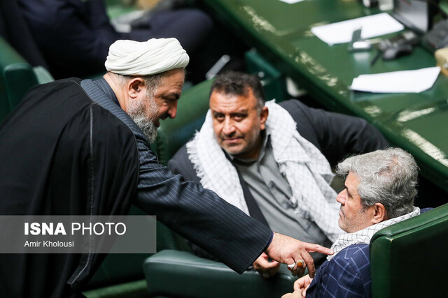 سلحشوری: دولت آقای پزشکیان راه «سختی» پیش رو دارد