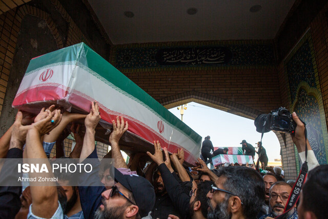 عکس تزئینی است تشییع پیکر شهید مدافع وطن «عمار اسدپور» در دزپارت